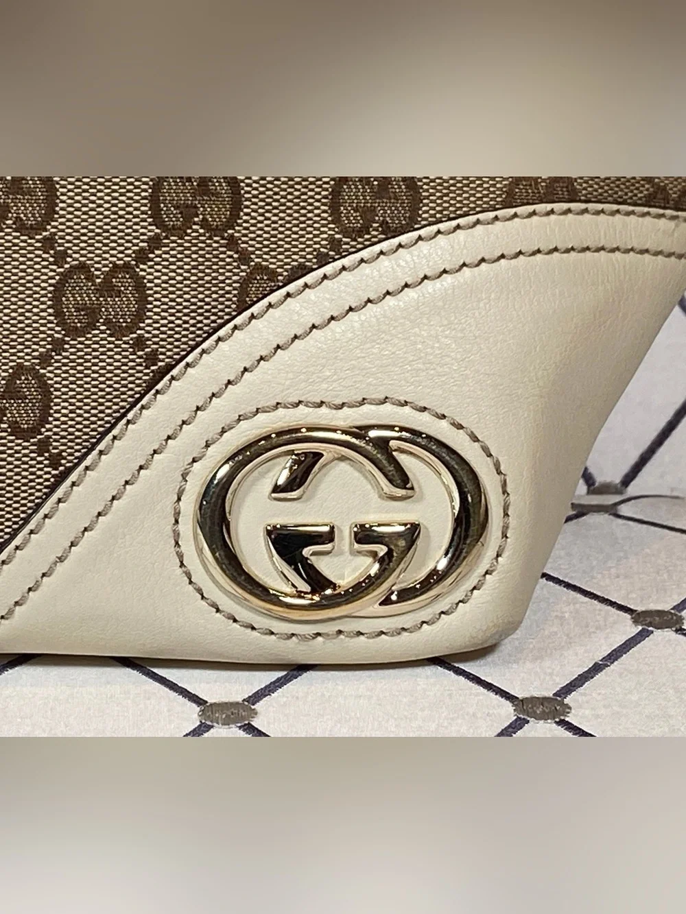 Gucci GG Canvas Britt Tote Bag - Medium